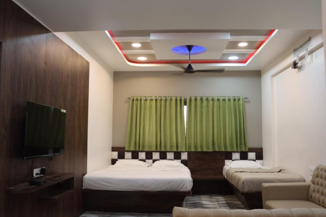Pawan Executive Tuljapur Exterior foto