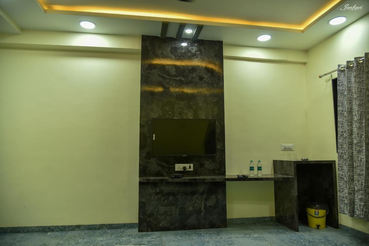 Pawan Executive Tuljapur Exterior foto