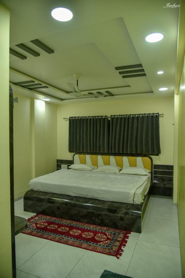 Pawan Executive Tuljapur Exterior foto